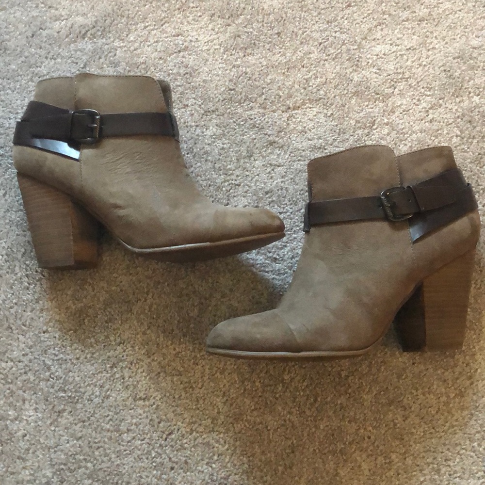 Heeled booties
